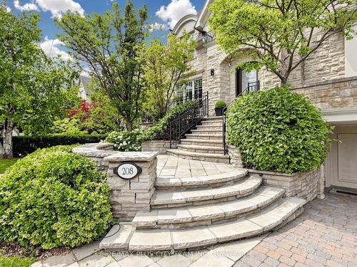 208 Carmichael Ave, North York, ON, M5M2X3 | Card Image