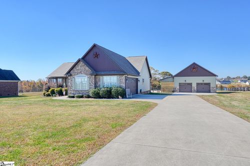 114 S Stallion Dr, Cowpens, SC, 29330-8883 | Card Image