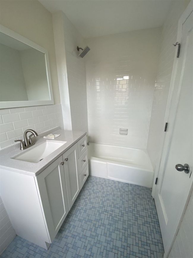 1 - 12 15 Th St, House other with 2 bedrooms, 1 bathrooms and null parking in Bayonne NJ | Image 5