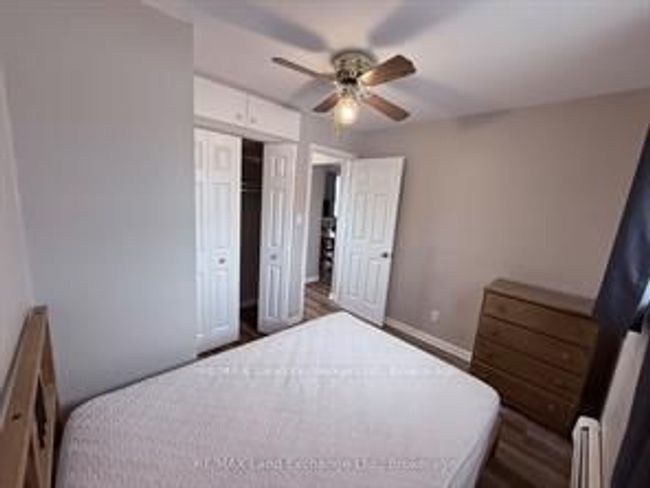 UPPER - 433 Broadway St, Home with 3 bedrooms, 1 bathrooms and 4 parking in Kincardine ON | Image 13