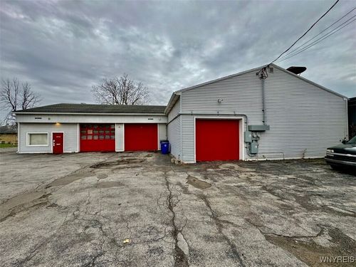 2085 Clinton St, West Seneca, NY, 14206-3347 | Card Image