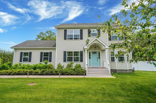 37 A J Ct, Riverhead, NY, 11901-1534 | Card Image