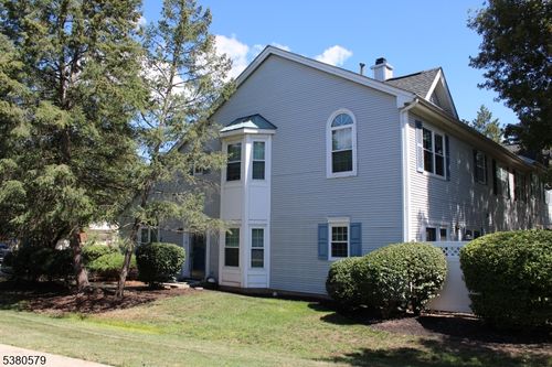 2 Jade Ct, Franklin Park, NJ, 08823-1605 | Card Image