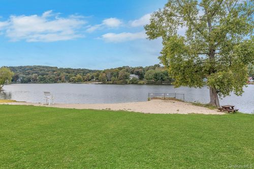 74 Lakeshore Dr E, Carmel, NY, 10512-6015 | Card Image