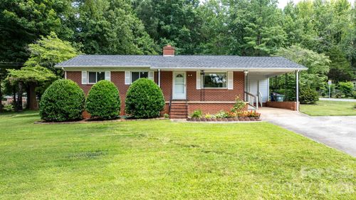 704 4th St Sw, Conover, NC, 28613-2637 | Card Image