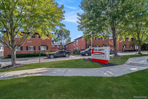 629 W Maple Rd, Clawson, MI, 48017-1188 | Card Image