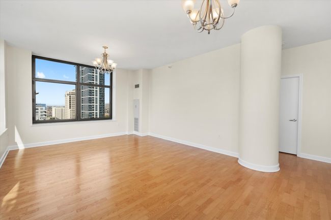 APT-2209 - 233 E 13 Th St, Condo with 2 bedrooms, 2 bathrooms and 1 parking in Chicago IL | Image 4