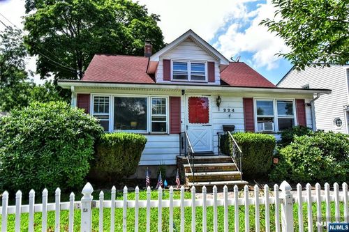 224 Romain Ave, Pompton Lakes, NJ, 07442-1317 | Card Image