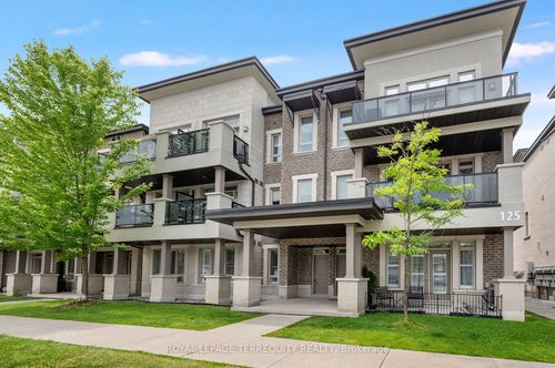 3-125 Kayla Cres, Vaughan, ON, L6A4W3 | Card Image
