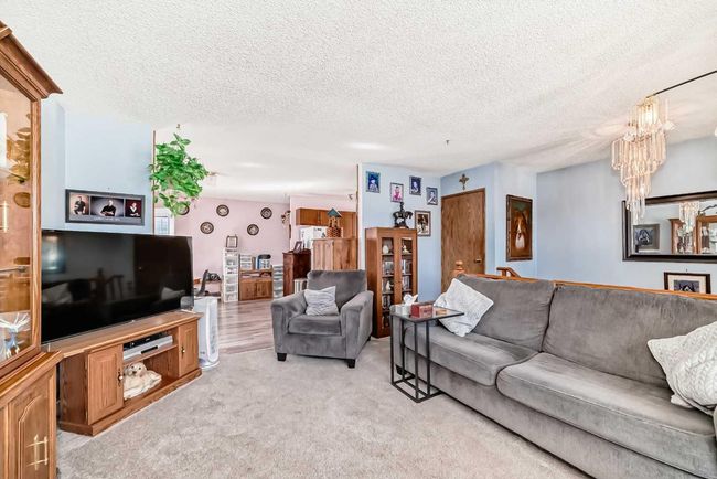 31 Martinridge Grove Ne, House other with 4 bedrooms, 2 bathrooms and 2 parking in Calgary AB | Image 8