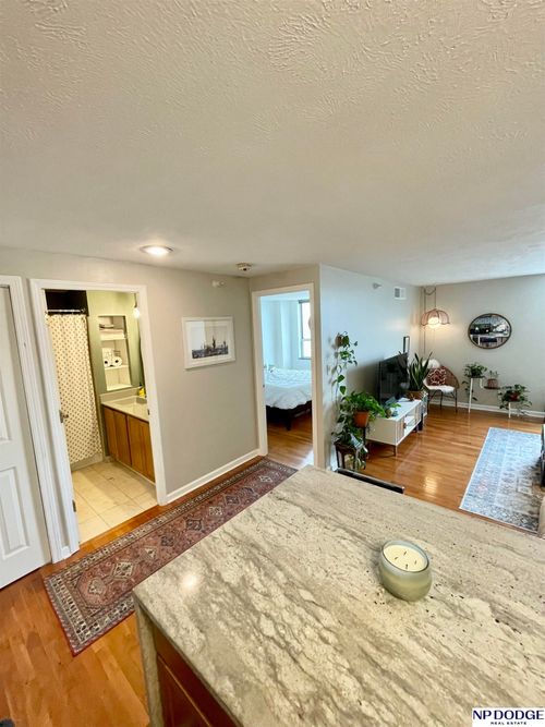 apt-607-105 N 31st Ave, Omaha, NE, 68131-2963 | Card Image