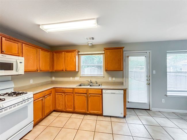 Kitchen | Image 7