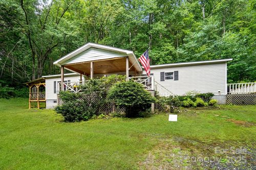 125 Stargazer Ln, Tuckasegee, NC, 28783-8881 | Card Image