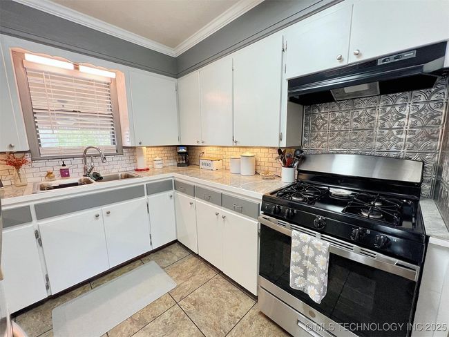 1804 S 3 Rd St, House other with 4 bedrooms, 2 bathrooms and null parking in Stilwell OK | Image 20