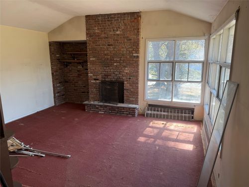 19 Millford Dr, Locust Valley, NY, 11560-1224 | Card Image