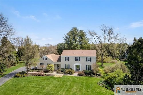 4 Hardley Dr, Cranbury, NJ, 08512-2703 | Card Image