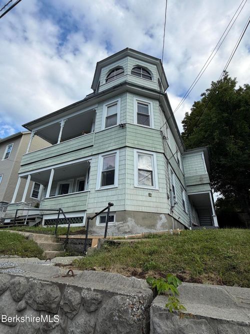 5 Richmond St, Adams, MA, 01220-1934 | Card Image