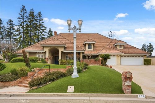 382 E Walnut Hill Ave, Fresno, CA, 93720-0652 | Card Image