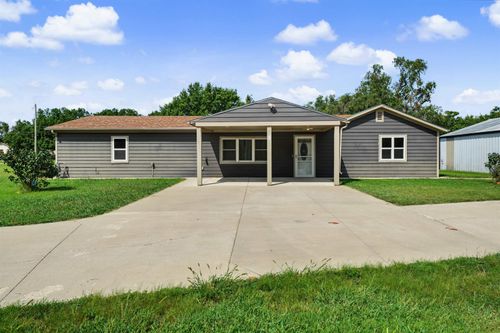 1301 N Front St, Salina, KS, 67401 | Card Image