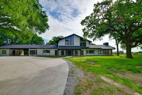 11470 Massey Rd, Pilot Point, TX, 76258-3613 | Card Image