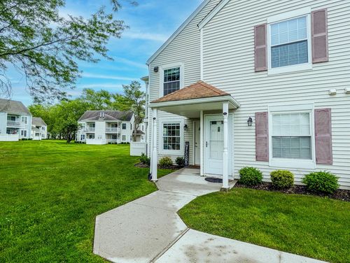 15 Fairview Cir, Middle Island, NY, 11953-2334 | Card Image