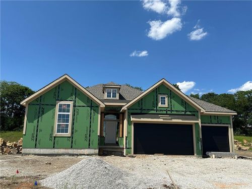 2108 Sw Wheatfield Dr, Lee's Summit, MO, 64082-1408 | Card Image