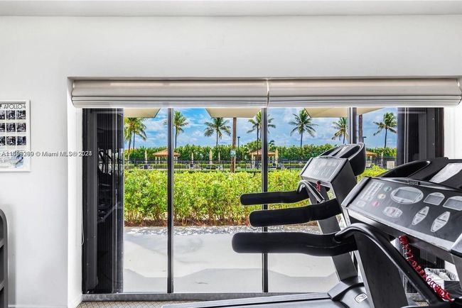 APT-810 - 2625 Collins Ave, Condo with 1 bedrooms, 2 bathrooms and null parking in Miami Beach FL | Image 28
