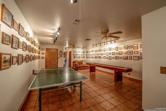 9239 Fm 133, Home with 7 bedrooms, 7 bathrooms and null parking in Cotulla TX | Image 45