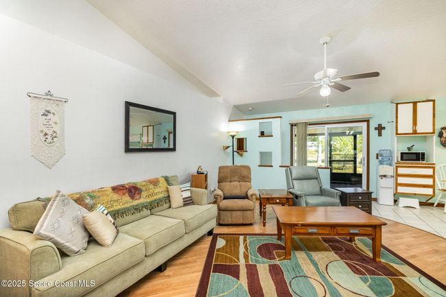 751 Glencove Ave Nw, House other with 3 bedrooms, 2 bathrooms and null parking in PALM BAY FL | Image 8