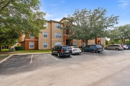 11-302-5518 Metrowest Blvd, ORLANDO, FL, 32811-2434 | Card Image