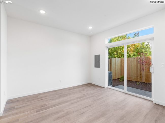 3 - 2515 Ne Killingsworth St, Condo with 2 bedrooms, 2 bathrooms and null parking in Portland OR | Image 5