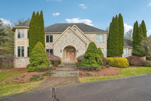 111 Chopin Dr, Wayne, NJ, 07470-6264 | Card Image