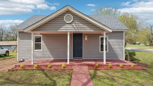 200 S Division St, Cleveland, OK, 74020-4640 | Card Image