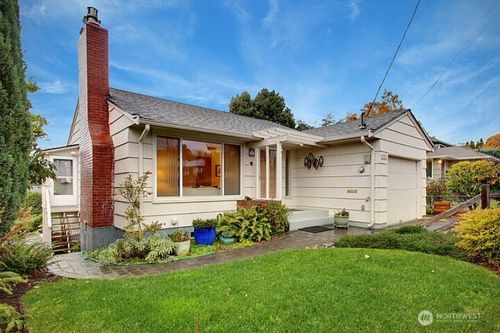 7023 40th Ave Ne, Seattle, WA, 98115-6005 | Card Image