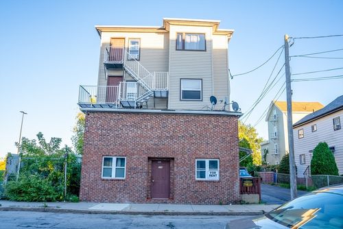 118 Jefferson St, Fall River, MA, 02721-5251 | Card Image
