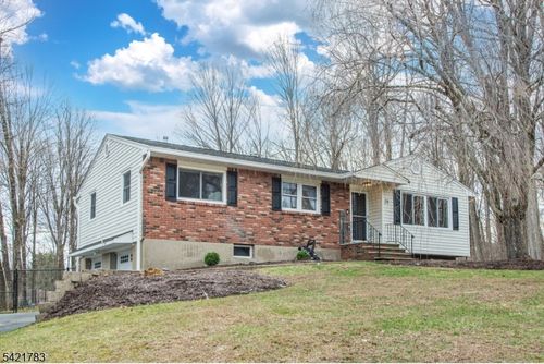 28 Riverview Rd, Oak Ridge, NJ, 07438-8817 | Card Image