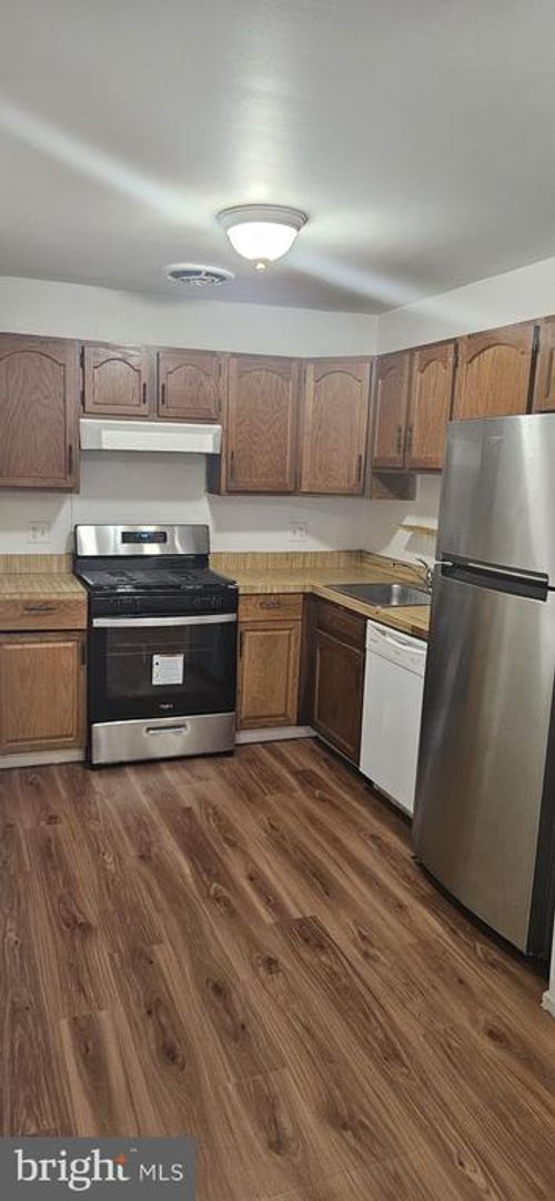 b-9455 Fairgreen Ln, PHILADELPHIA, PA, 19114-3418 | Card Image