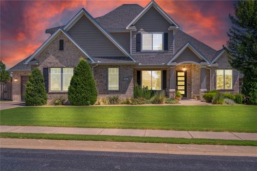 401 Trailwood Cir, Centerton, AR, 72719-8824 | Card Image