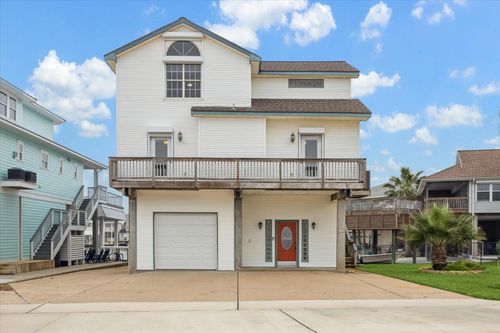 151 Tamana Dr, Tiki Island, TX, 77554-7134 | Card Image