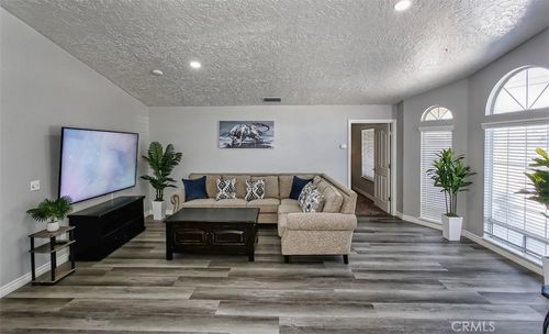 17859 Yucca, Hesperia, CA, 92345 | Card Image