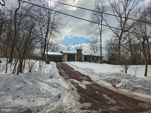 3052 Funks Mill Rd, RIEGELSVILLE, PA, 18077-9712 | Card Image