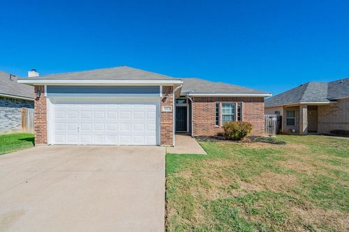 2013 Alanbrooke Dr, Fort Worth, TX, 76140-5178 | Card Image