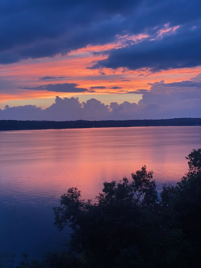 591 Shore Dr, House other with 3 bedrooms, 2 bathrooms and 2 parking in Big Sandy TN | Image 81