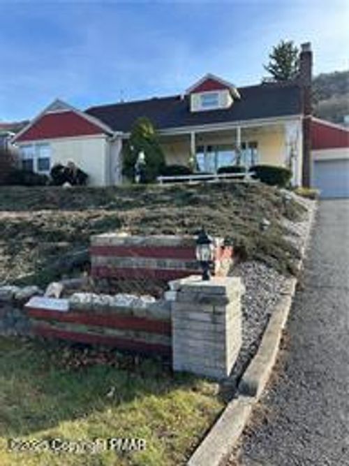 428 E Center St, Nesquehoning, PA, 18240-1710 | Card Image