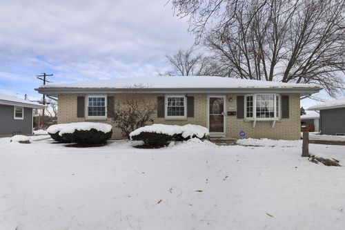 N84W15170 Knoll Terrace, Menomonee Falls, WI, 53051 | Card Image