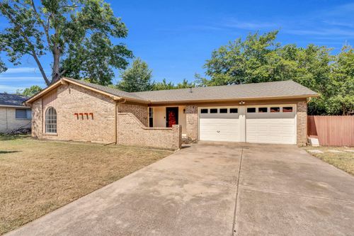 2404 Zapata Dr, Arlington, TX, 76015-1338 | Card Image