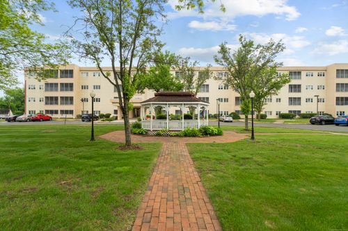 unit-2-307-75 Washington Ave, Hamden, CT, 06518-3264 | Card Image