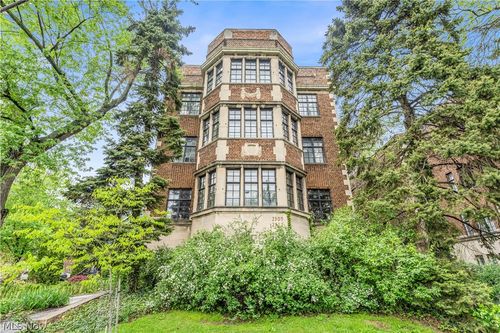 2511 Overlook Rd, Cleveland Heights, OH, 44106-2459 | Card Image