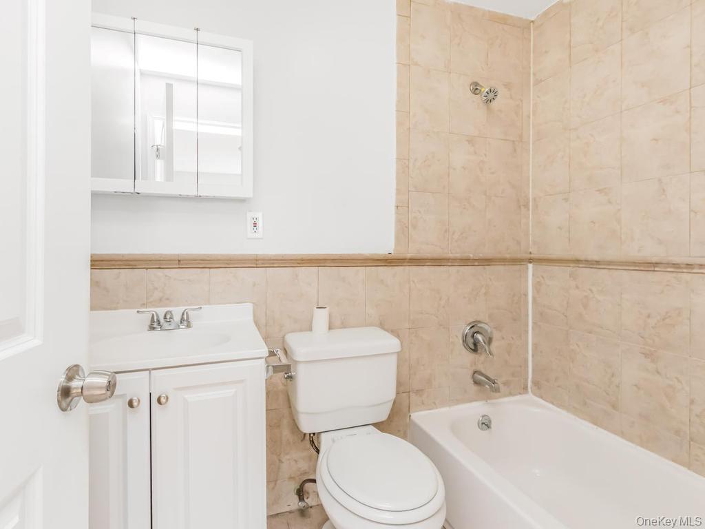 Commercial Sale in New York 5