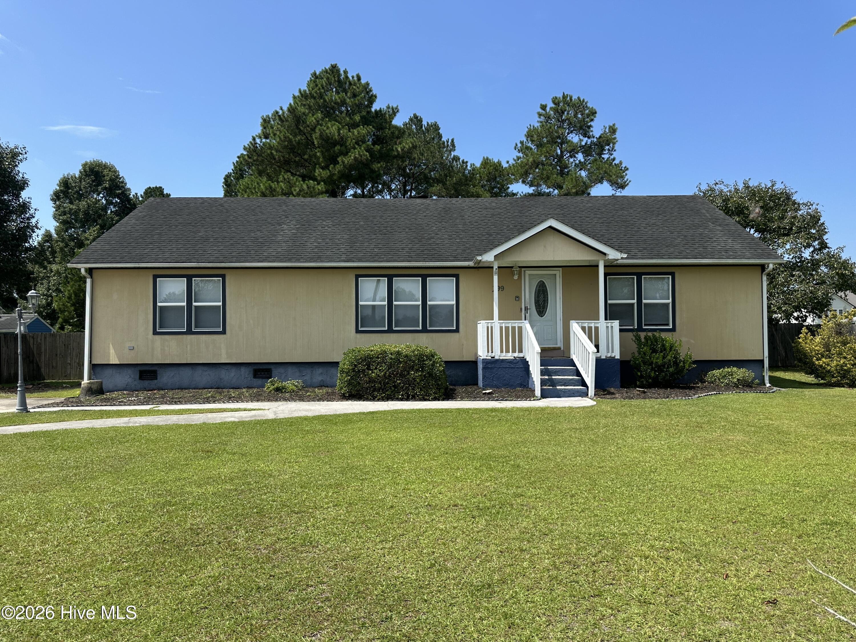 Residential in Hubert 2